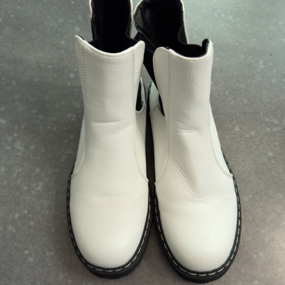 Sincerely Jules Boots - Picture 1 of 8